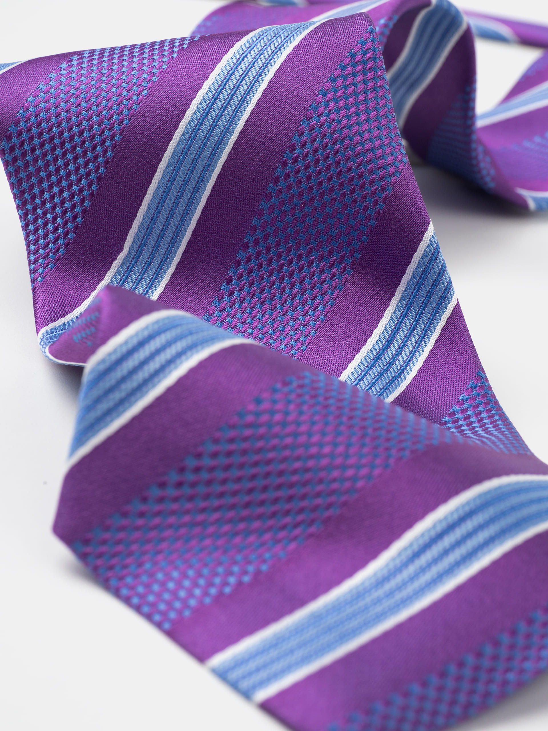 corbata-seda-jazquard-rayas-lila-2