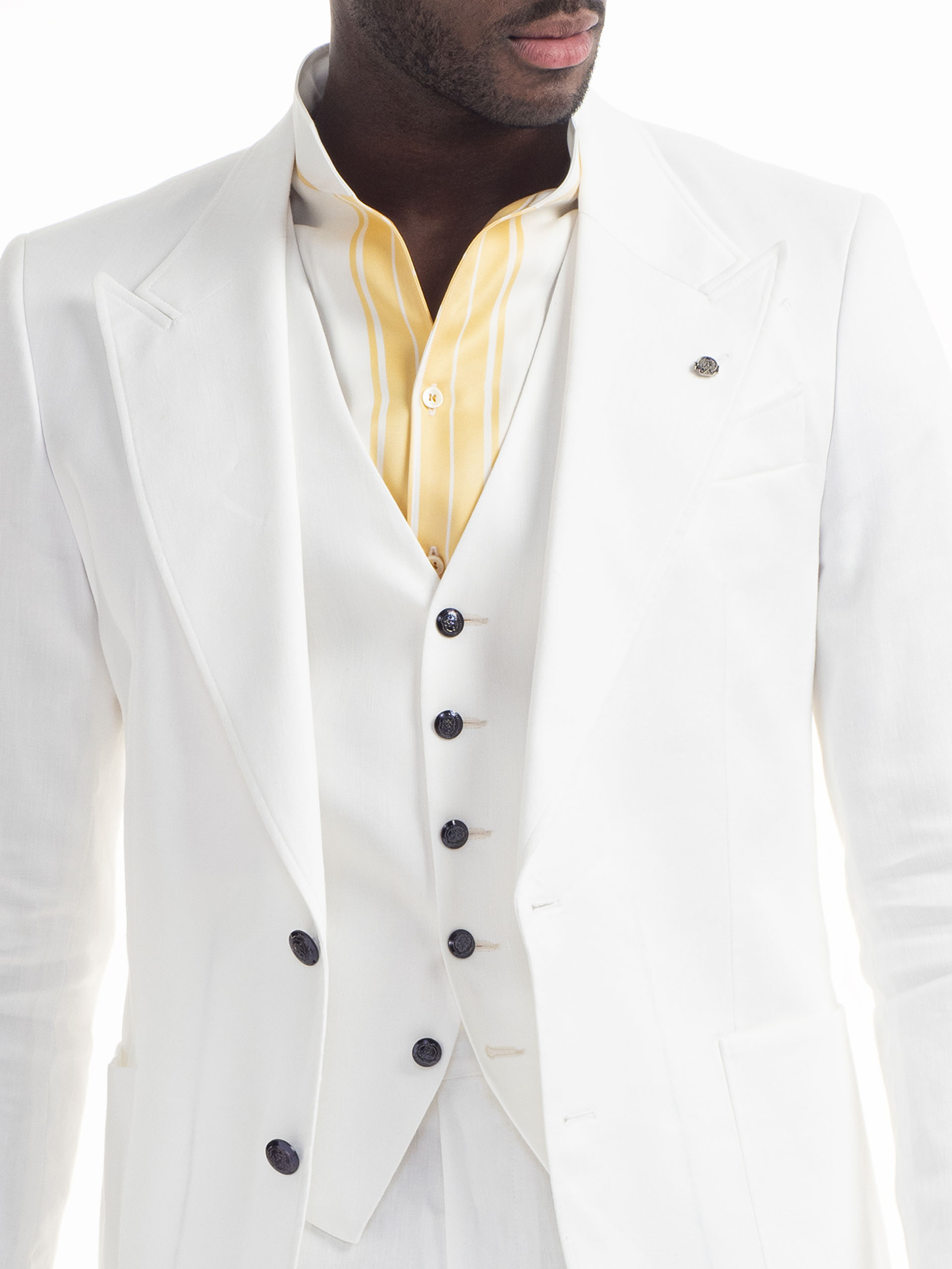traje-blanco-de-lino-y-algodon