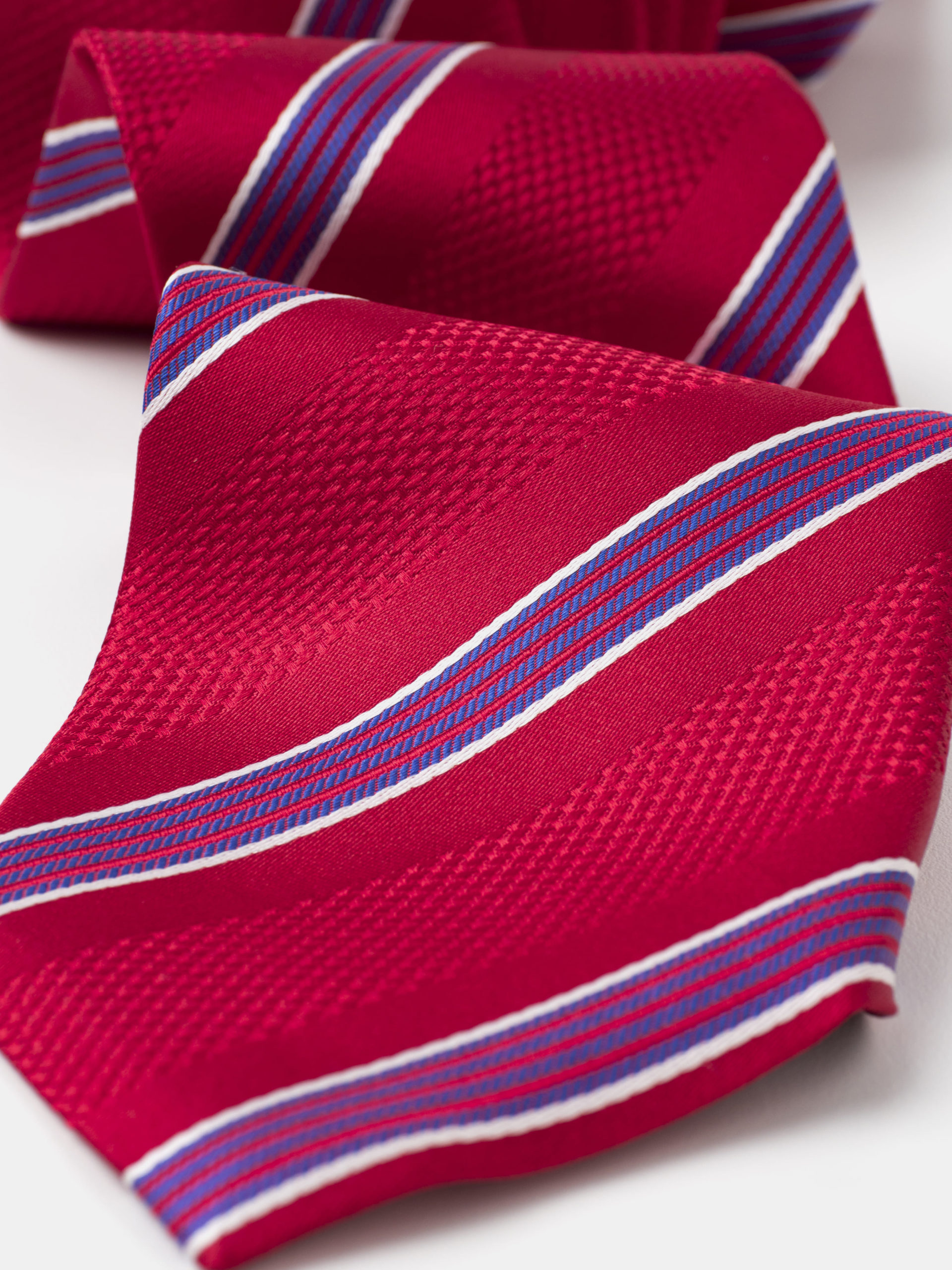 corbata-seda-jazquard-rayas-rojo-2