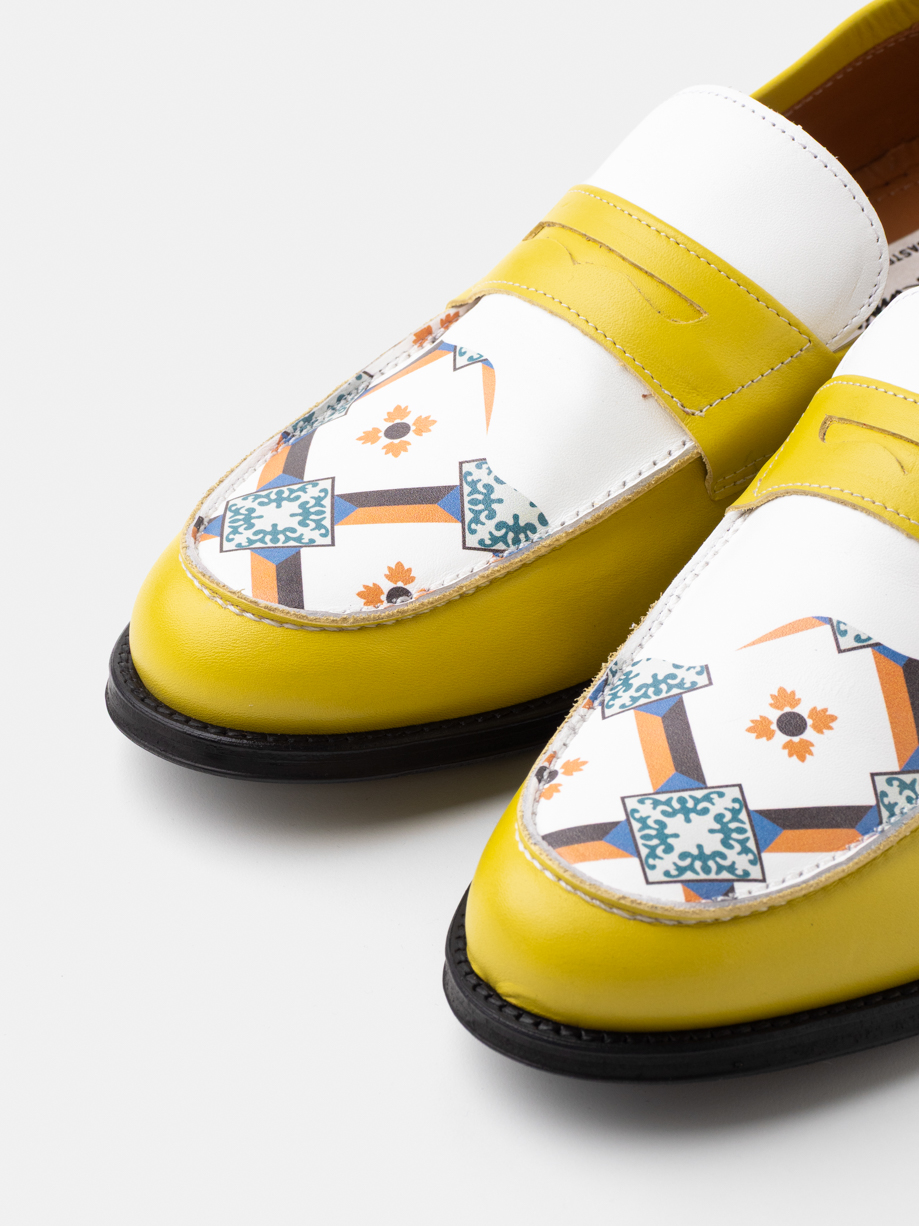 MOCASÍN AMARILLO DISEÑO EXCLUSIVO COLECCIÓN EMBRUJO